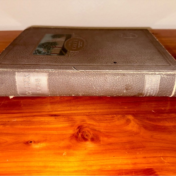 1925 Washington and Lee University Calyx Yearbook with Embossed Cover - Picture 4 of 5